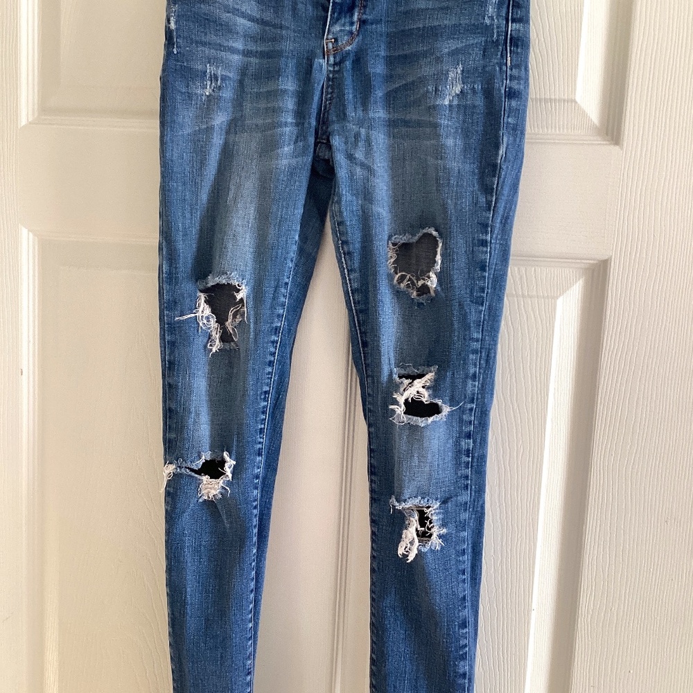 Jeans Size 3/26 Juniors Blue Ripped Slim fit